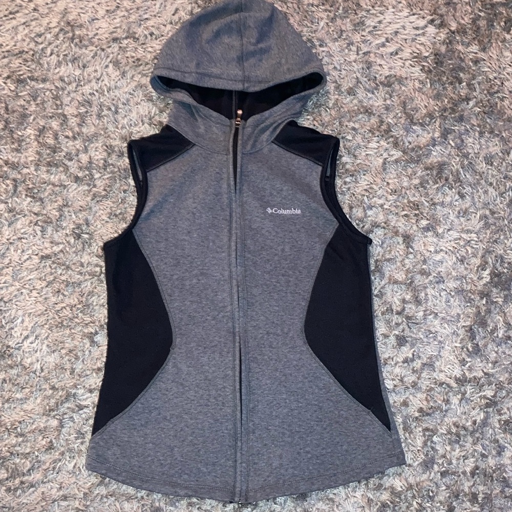 Columbia Gray and Black women’s small lightweight soft hooded vest spring